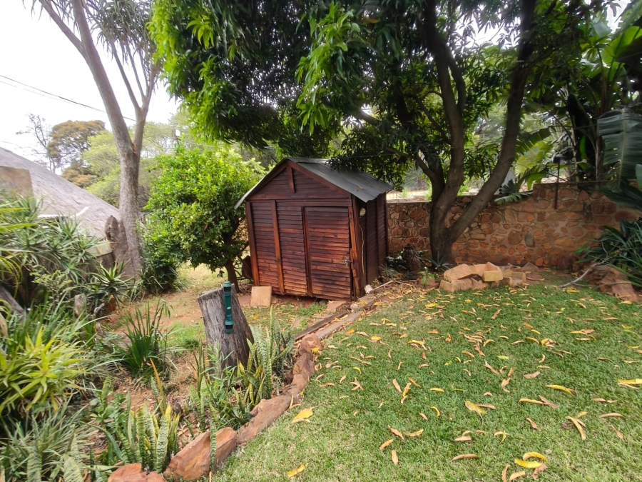 5 Bedroom Property for Sale in Safari Gardens North West